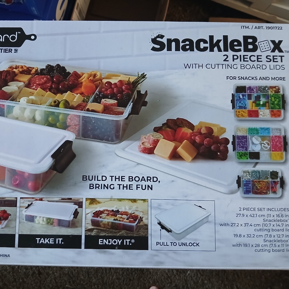 Sabatier Snackle Box with Cutting Board